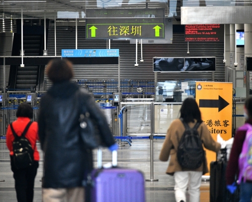 康泰旅行社調查指,8成人願意為通關接種疫苗。資料圖片