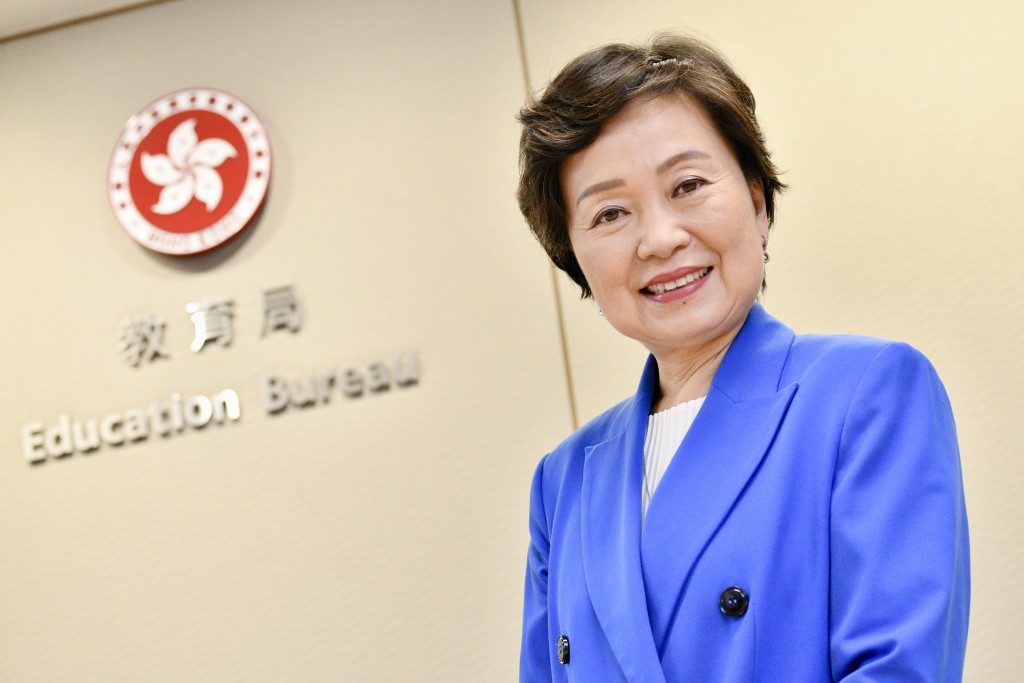 蔡若蓮表示，局方曾討論所有學校在颱風後再停課一天。資料圖片