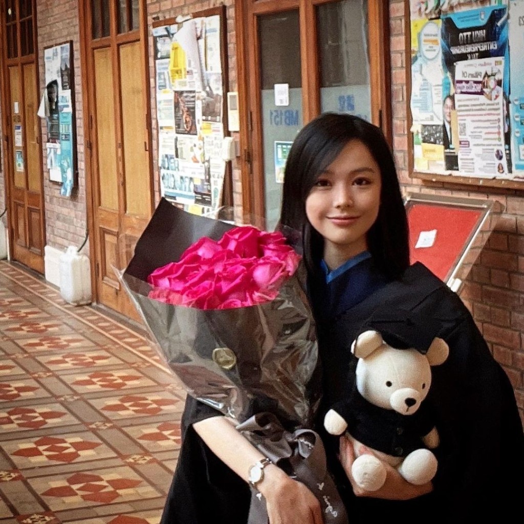 林婷婷有香港大學文學及文化研究碩士學位。  ​