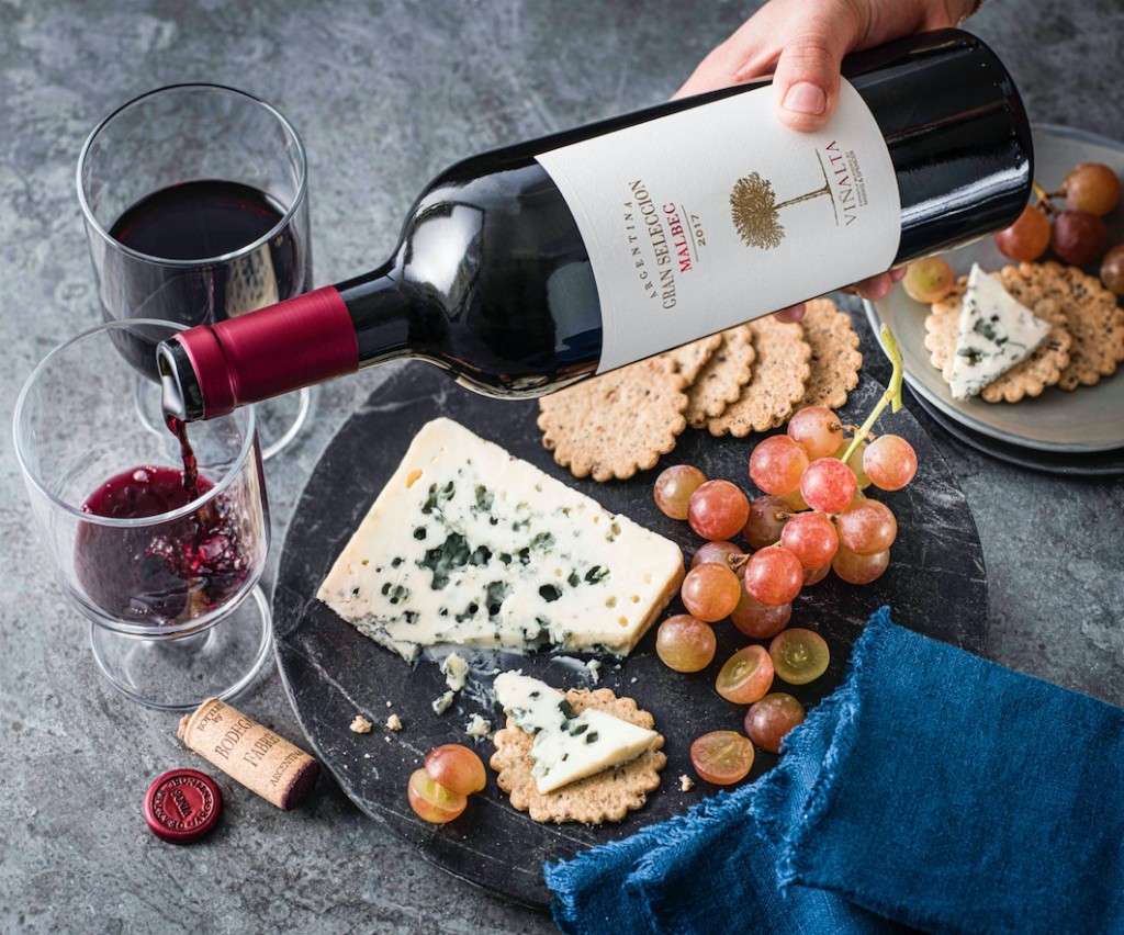 可於MARKS & SPENCER入手性價比極高的M&S美酒與父親淺酌。