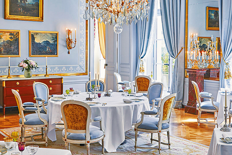 ●Alain Ducasse主理的The Feast餐廳，裝潢瑰麗。