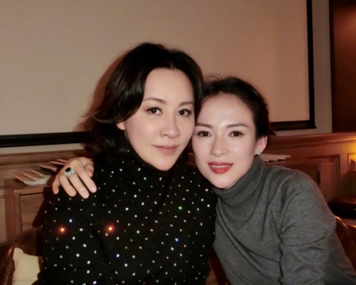 兩大巨星合照,兩大美人都笑得好開心。