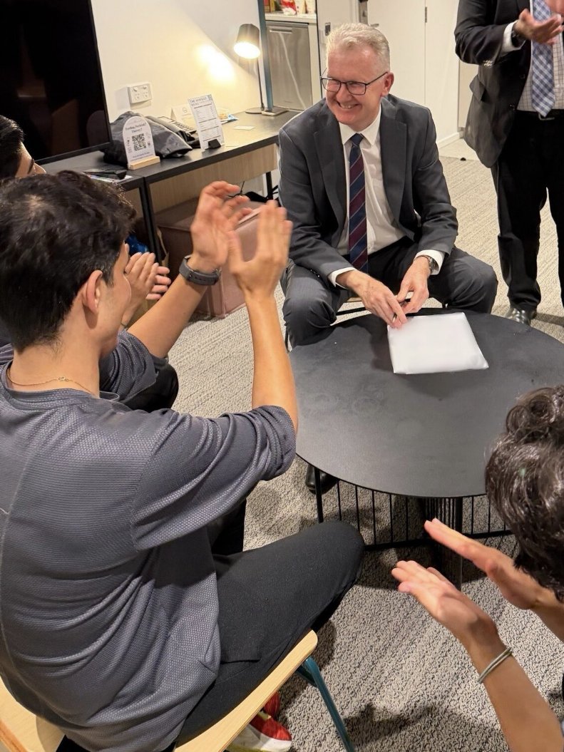 澳洲向5名伊朗女足隊員發人道簽證。（X@whyyoutouzhele）