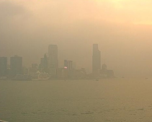 本港今日天氣溫暖潮濕。天文台圖片
