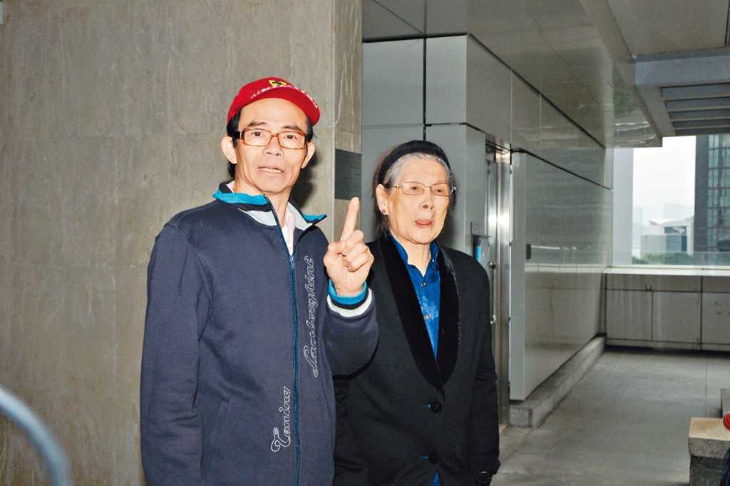 梅启明称梅妈对登报事件不知情。