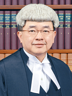 高等法院法官陳嘉信被指於判案時抄襲了訴訟方95%的陳詞,投訴不成立。