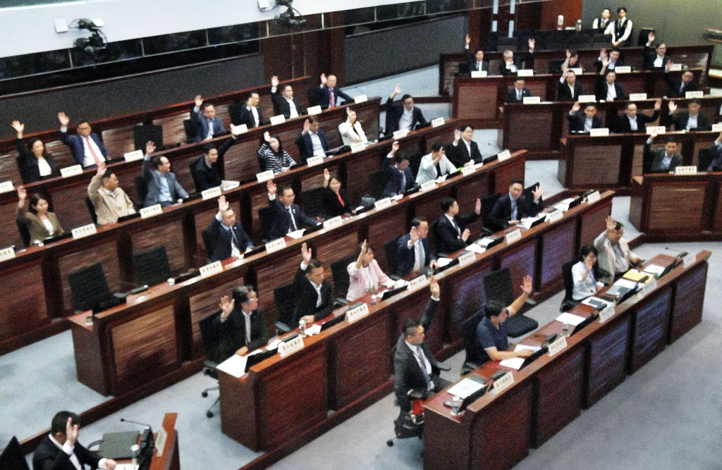 特別財委會遲交文件情況再現，醫衞局遲交過千頁答覆。