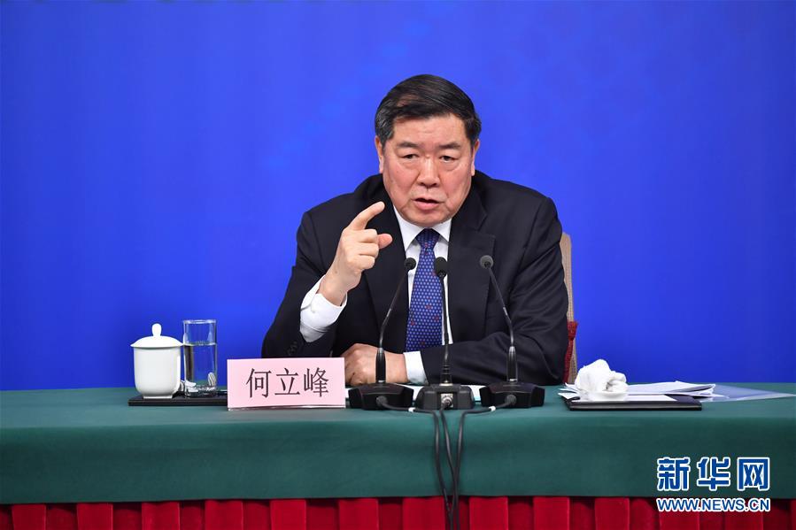 何立峰指發展新質生產力是大國博弈中的關鍵。新華社 何立峰指發展新質生產力是大國博弈中的關鍵。新華社