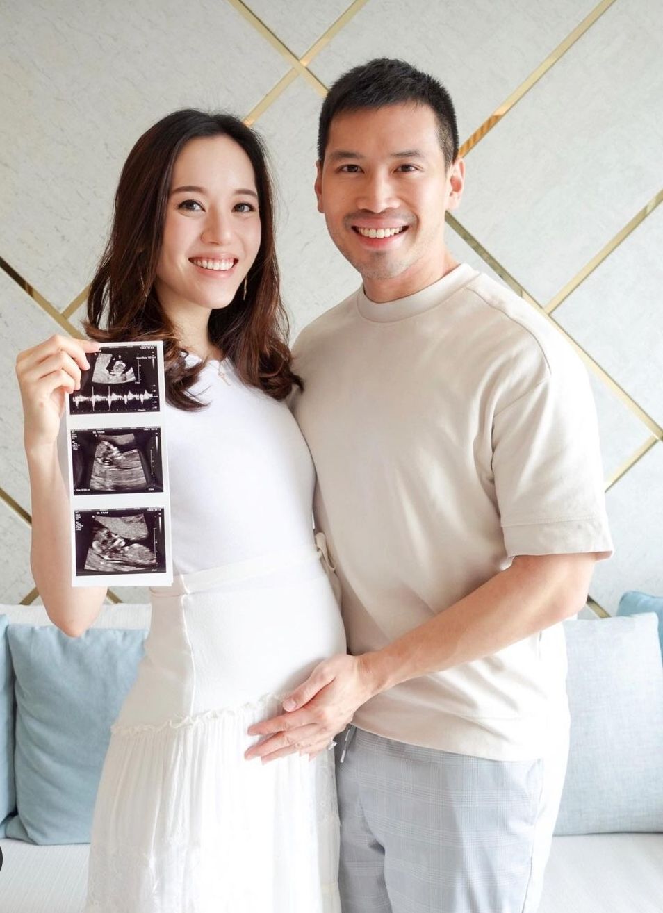 兩公婆想保留多一陣神秘感,叫醫生遮住報告中性別一項。