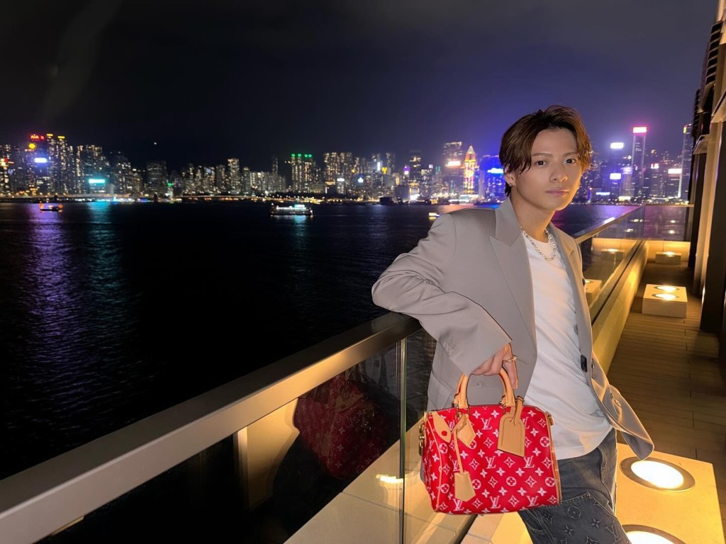 日本男偶像代表則有平野紫耀昨日已經到港。
