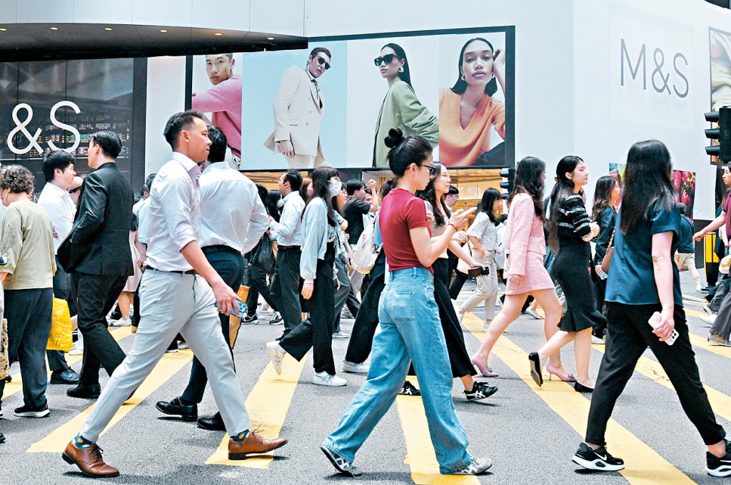 十五五規劃建議，支持港澳打造國際高端人才集聚高地。