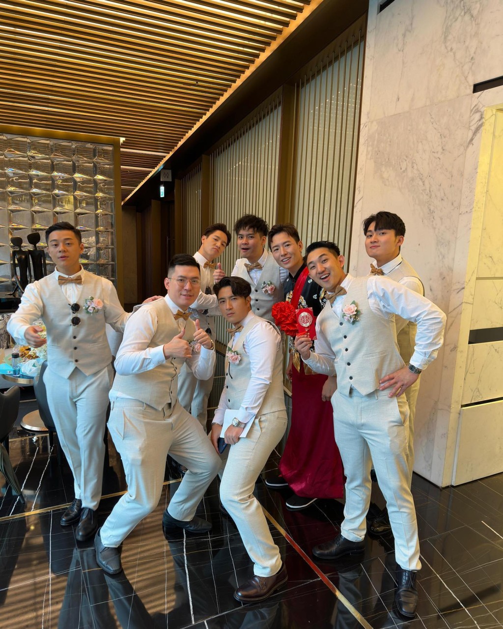 繆家慶去年賀招浩明結婚。 繆家慶去年賀招浩明結婚。