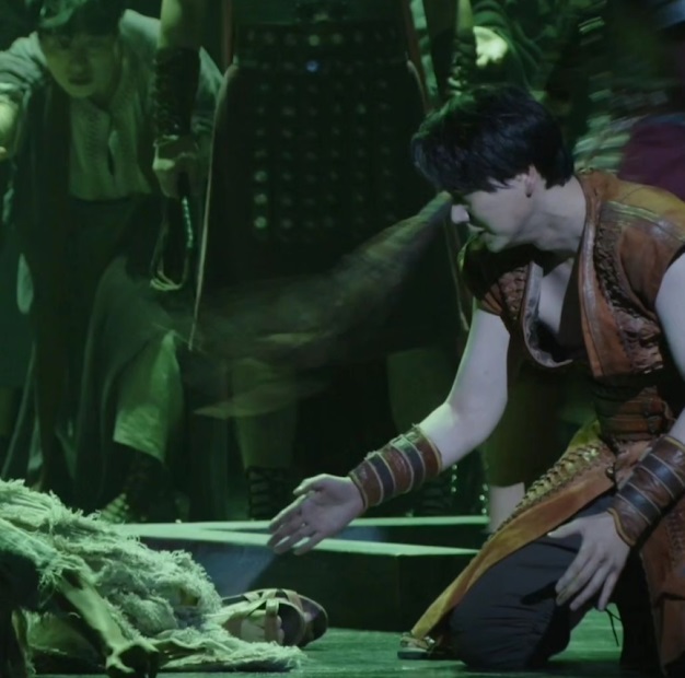 圭賢在劇中扮演男主角猶大賓虛。