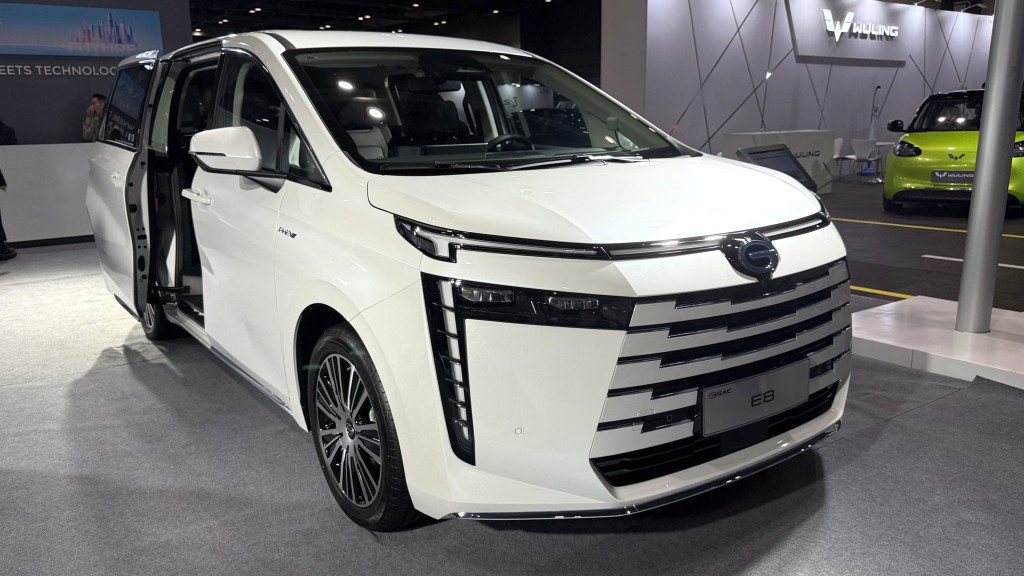 廣汽GAC全新E8 PHEV插電式混能MPV，純電續航力約116km、綜合續航力高達1,200km。