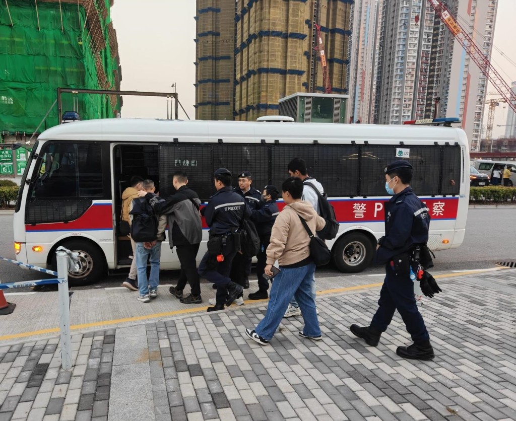 無人機配合銳眼計劃CCTV  警方啟德一帶反罪惡高空巡邏拘4男。警方圖片