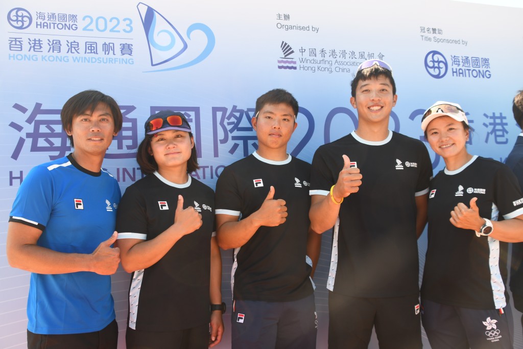 總教練陳敬然(左起)、馬君正、歐令揚、鄭清然、魏瑋恩。 本報記者攝