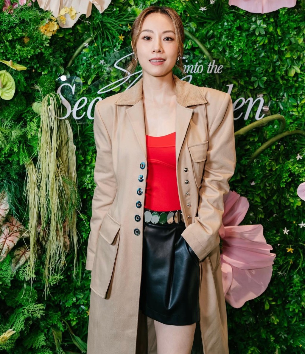 鄧麗欣成功入圍 「我最喜愛的女歌手」最後5強。