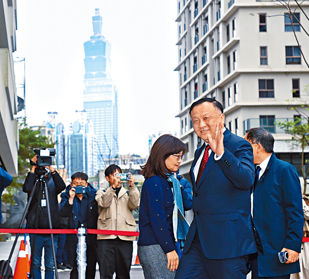 上海副市長華源(前)參訪台灣廣慈博愛園區。
