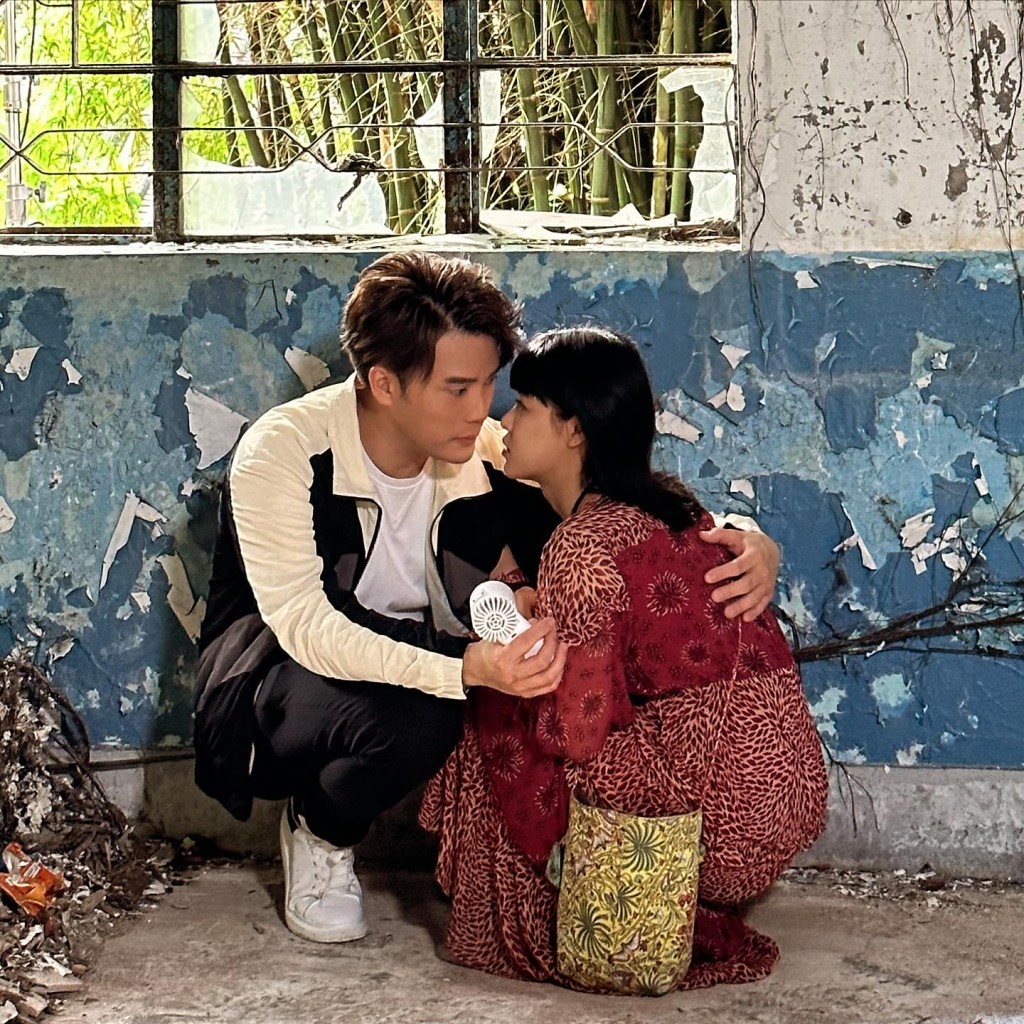 陈浚霆与古佩玲在剧中表现亲密。