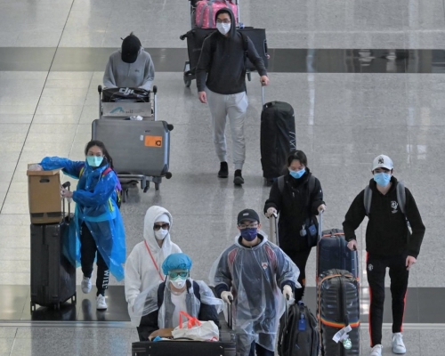 政府會先開放必要性旅遊。資料圖片