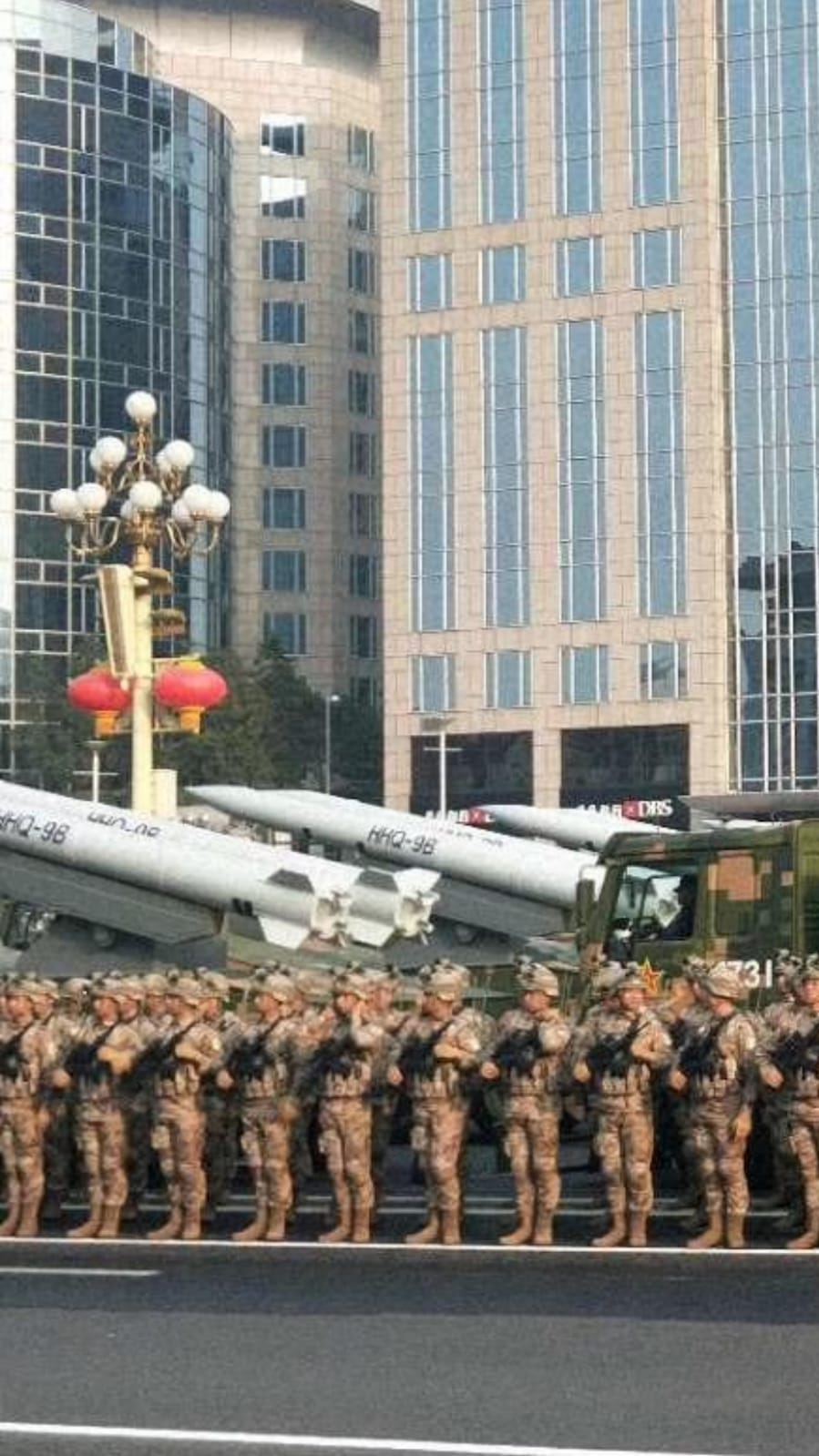 安裝在戰艦上的海紅旗9B防空導彈。