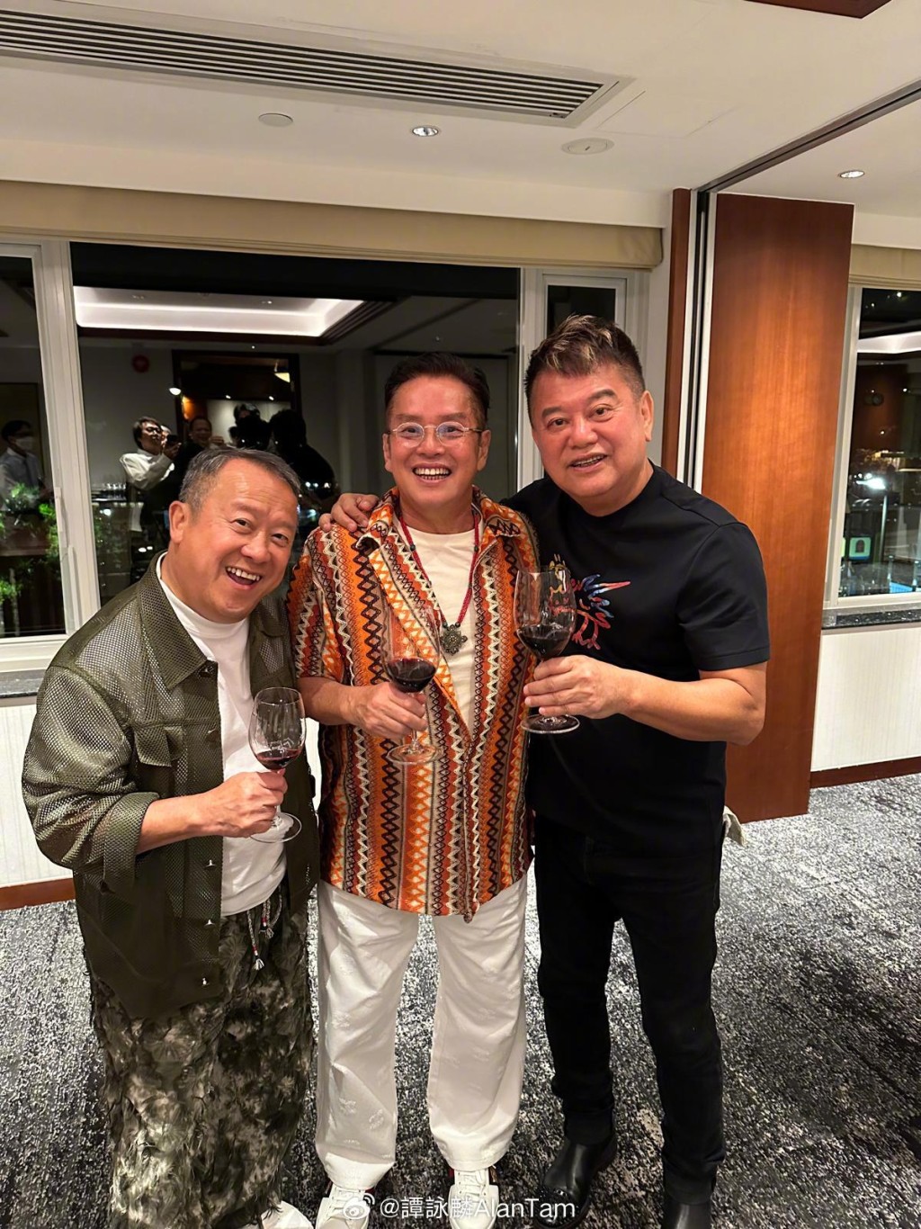 譚詠麟、陳百祥、曾志偉老友鬼鬼。