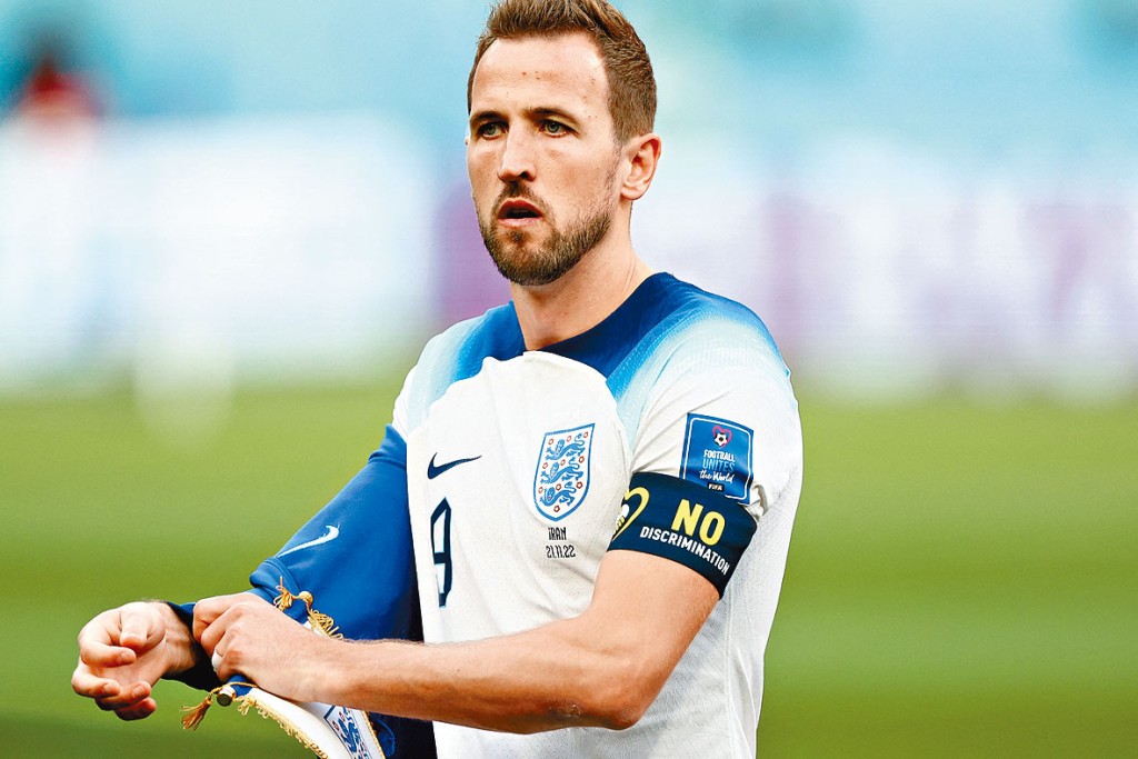 英格蘭隊長哈利簡尼昨日賽前戴着One Love臂章。