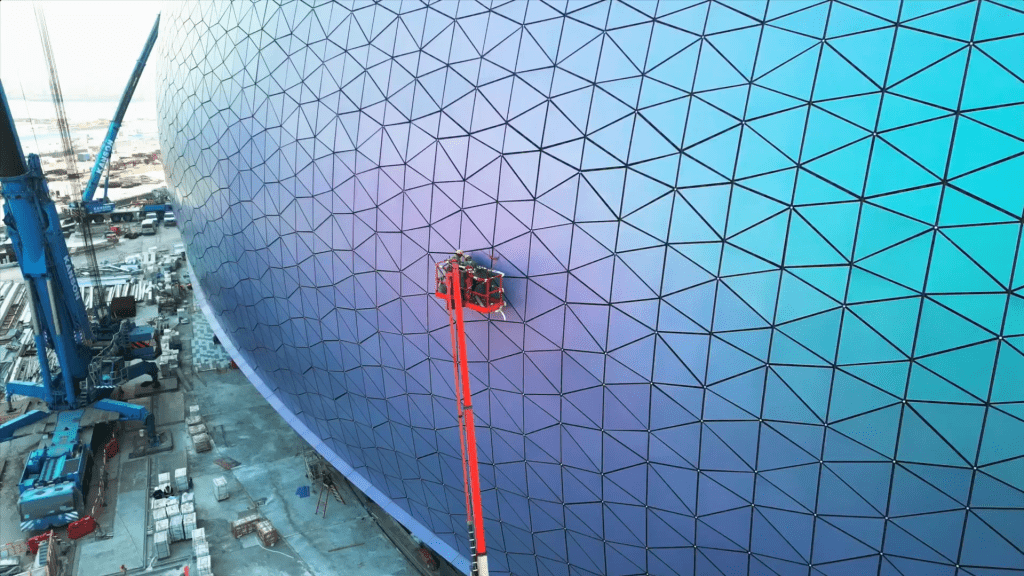 啟德體育園推出紀錄片《築 夢啟德》，呈現許多從未曝光的珍貴畫 面，包括建造歷程、場地籌備等。啟德體育園圖片