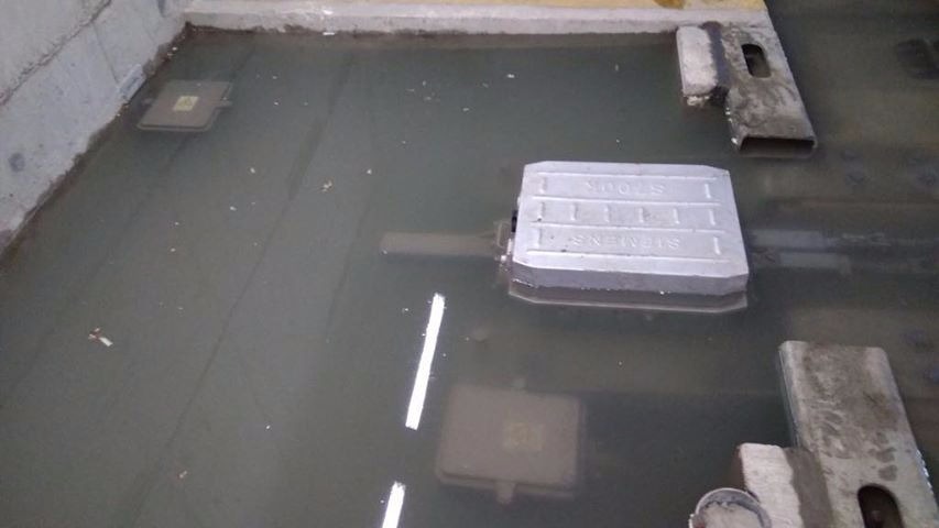 八鄉到石崗路段的路軌轉轍器被指在暴雨浸壞。議員譚文豪提供
