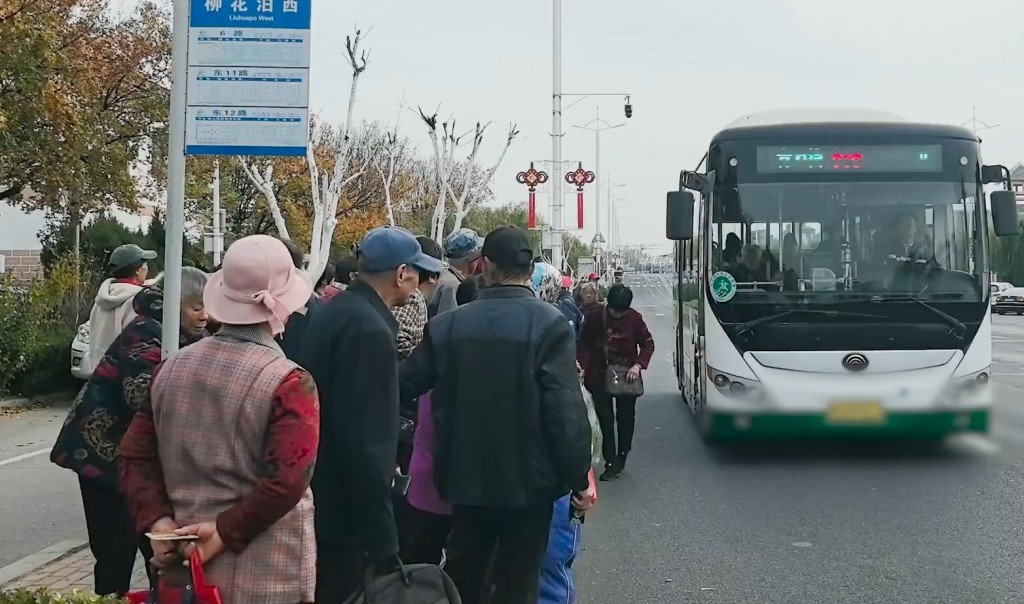 巴士每日穿梭8條偏僻的村。