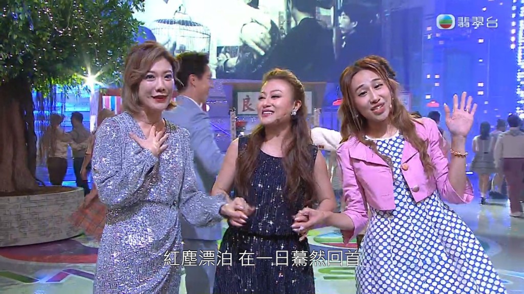 《中年好声音》首季参赛者（左起）龙婷、李佳、曹敏宝。