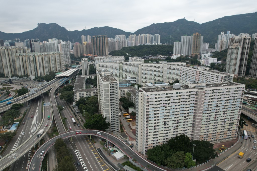 東九龍智慧綠色集體運輸系統途經彩雲邨。資料圖片