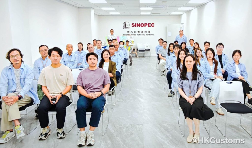 專責組與公司管理人員會面。