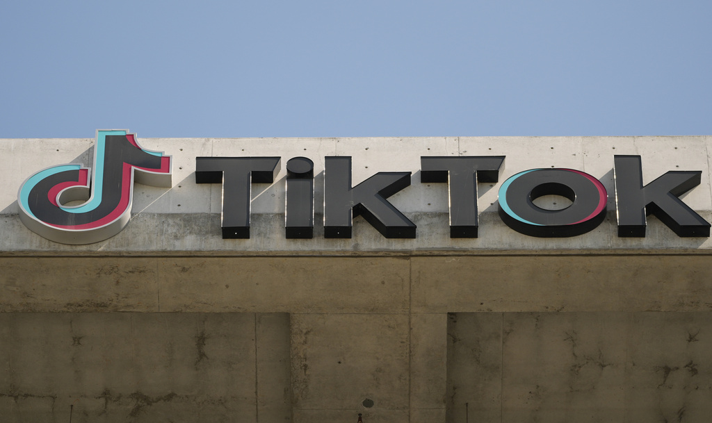 TikTok向美国联邦法院提出诉讼，指“不卖就禁”法例违宪。美联社