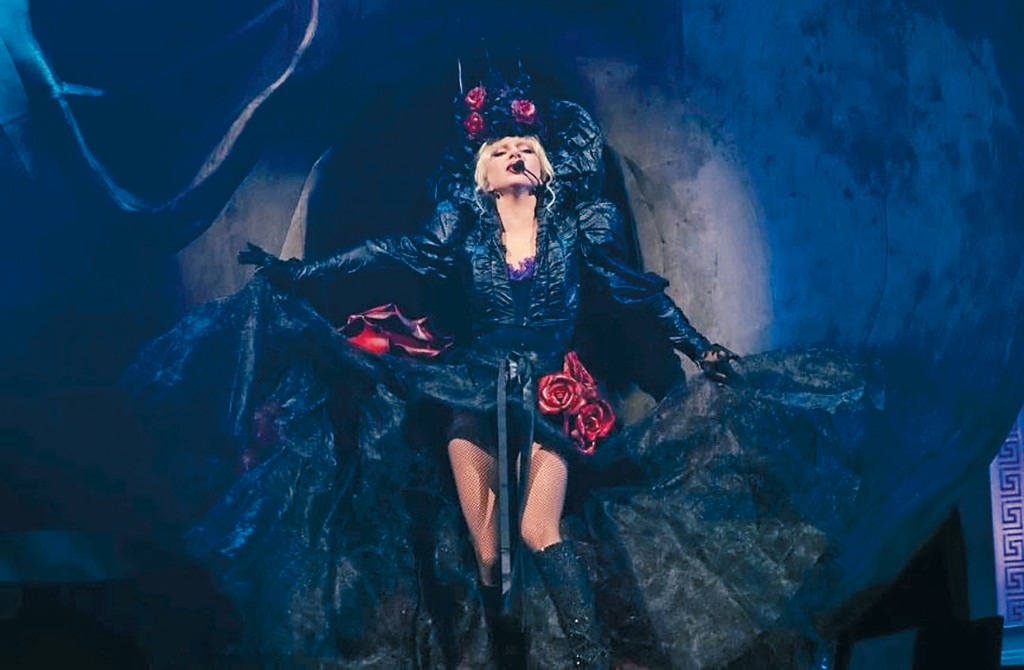 Lady Gaga正在澳洲舉行其世界巡演，豈料日前差點被搞事網紅闖入場館。