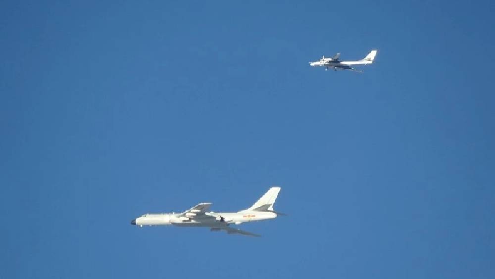 中俄轟炸機日本周邊巡邏。  環球譯視