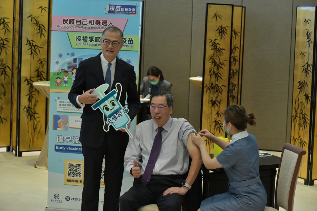 梁君彥亦鼓勵市民要盡快接疫苗，特別是高危群組。禇樂琪攝