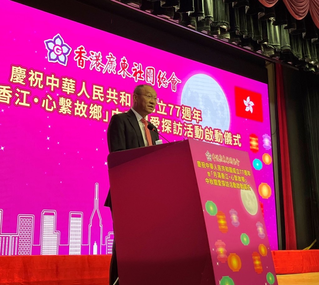 鄧清河承諾總會將繼續發揮社團網絡優勢,持續推行冬季健康活動,共建和諧關愛的社區。 鄧清河承諾總會將繼續發揮社團網絡優勢,持續推行冬季健康活動,共建和諧關愛的社區。