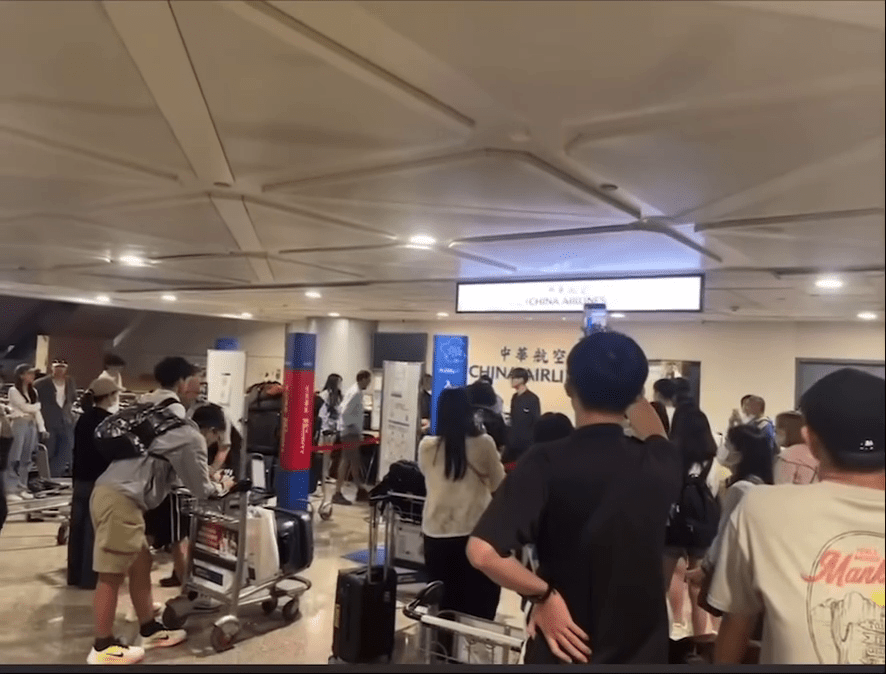 桃機旅客「行李等3小時」飆罵。