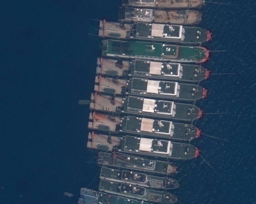 菲律賓本月在有爭議的南海水域發現數百艘中國船隻。AP圖片