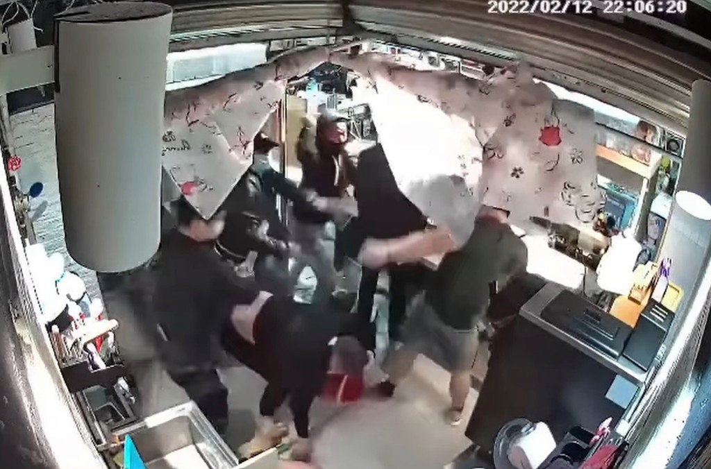 襲擊過程被CCTV拍下。資料圖