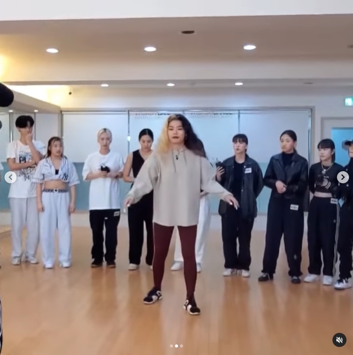 韓國著名Dancer MMARY。