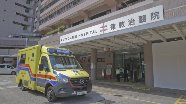 昏迷女童被送往律敦治醫院治理。