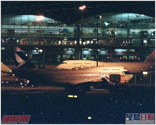2000年赤鱲角機場發生啟用以來首宗刧機事件。資料圖片