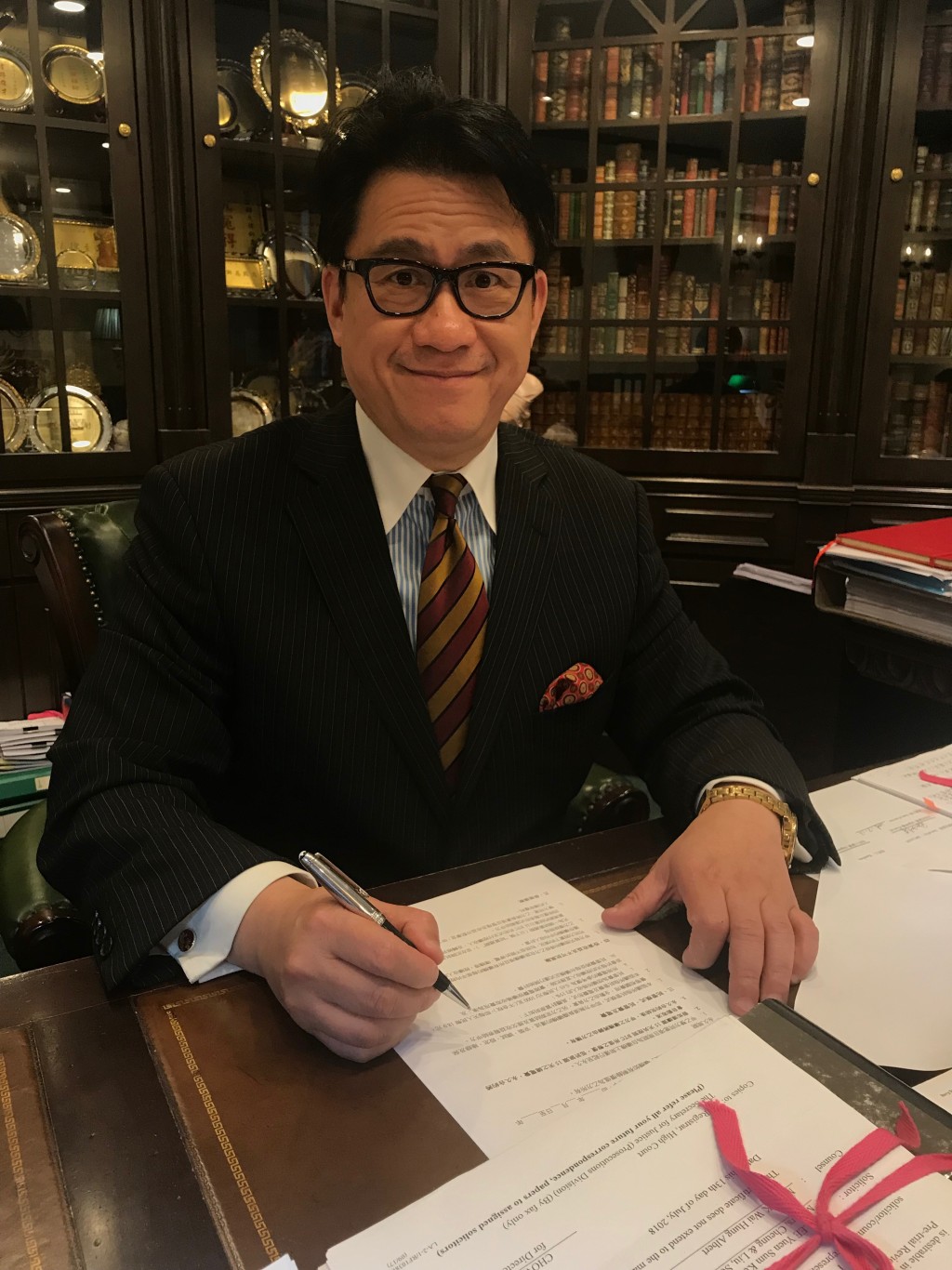 陸偉雄大律師指出，香港大學普遍設有內部規定，教職員收受任何禮物，價值一般不能超過1,000港元。資料圖片