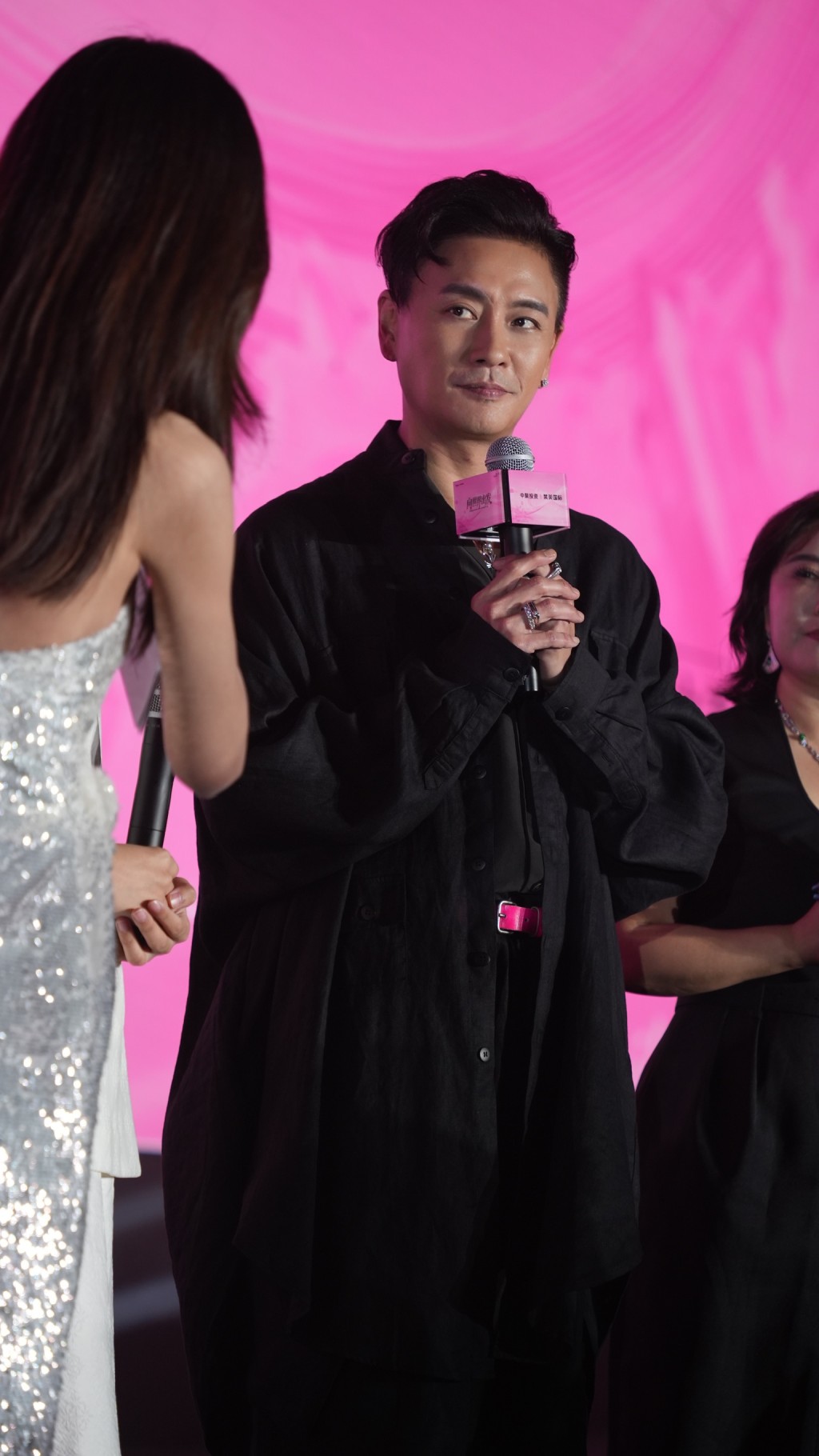 Bosco望個個藝人有工開。