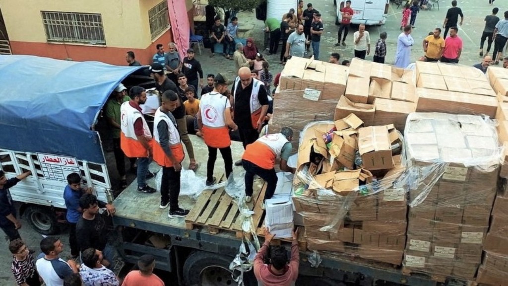 聯合國呼籲安排救援物資持續進入加沙，但暫時未見𥌓光。 路透社