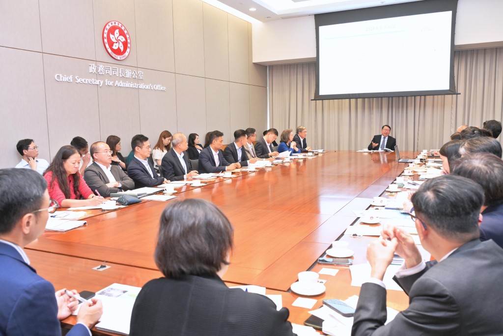 政務司司長陳國基在7月9日主持應對極端天氣督導委員會會議。政府新聞處 政務司司長陳國基在7月9日主持應對極端天氣督導委員會會議。政府新聞處