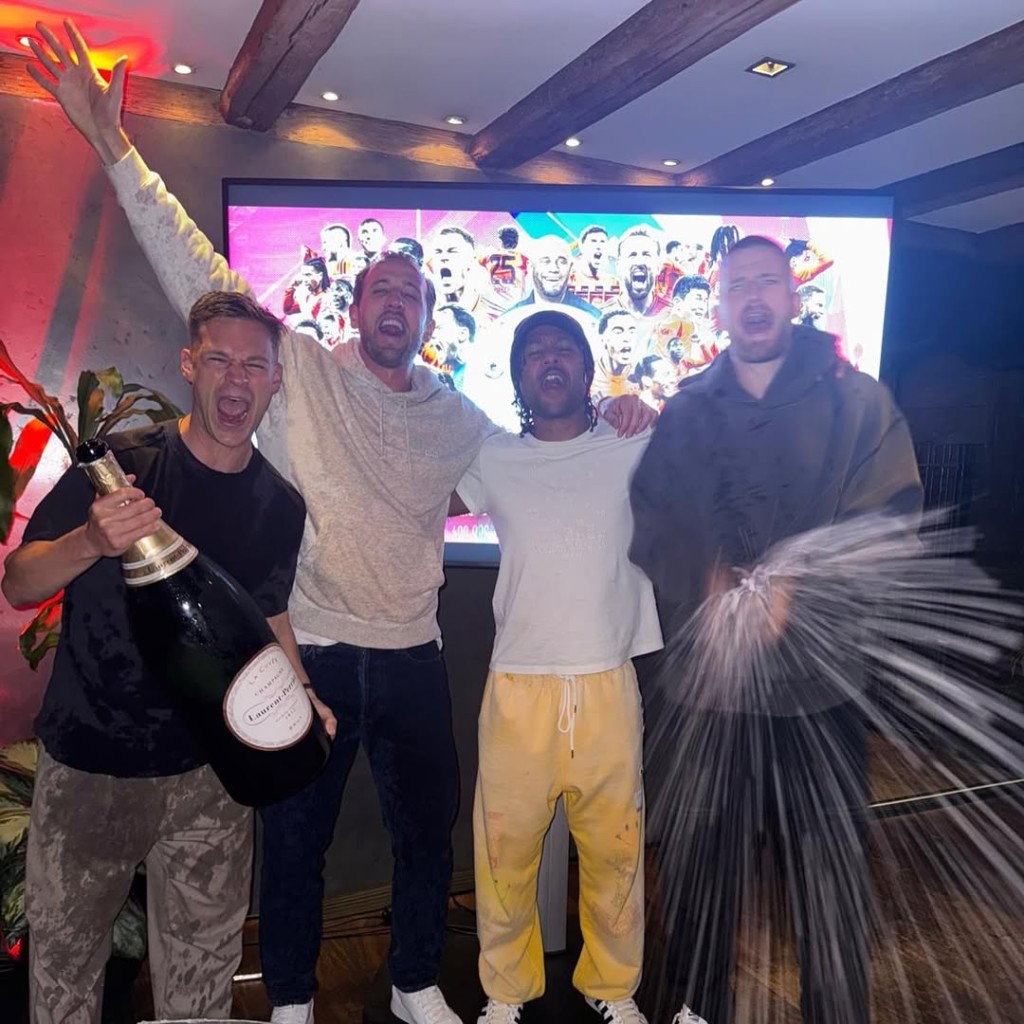 哈利卡尼與隊友慶祝。哈利卡尼IG圖片 哈利卡尼與隊友慶祝。哈利卡尼IG圖片