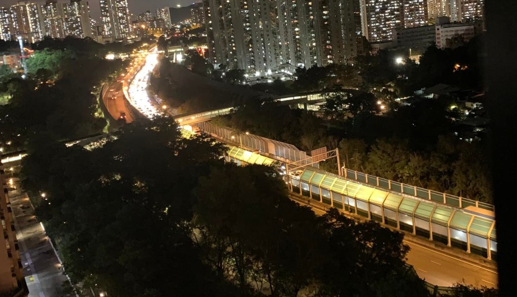 粉岭公路挤塞。香港突发事故报料区Eric Chan图片